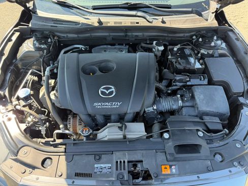 Used 2018 MAZDA MAZDA3 Sport FWD image 26