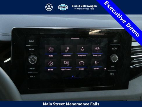 New 2025 Volkswagen Jetta SE image 6