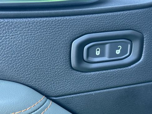 New 2025 Jeep Gladiator Mojave image 13