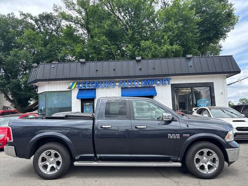 Used 2018 RAM 1500 Laramie w/ Convenience Group AWD/4WD image 3