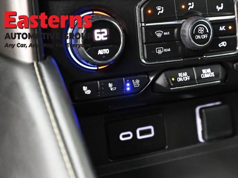 Used 2023 Chevrolet Suburban Premier image 21