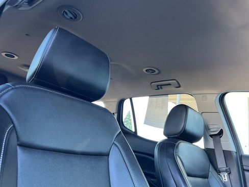 Used 2023 GMC Acadia SLT image 15