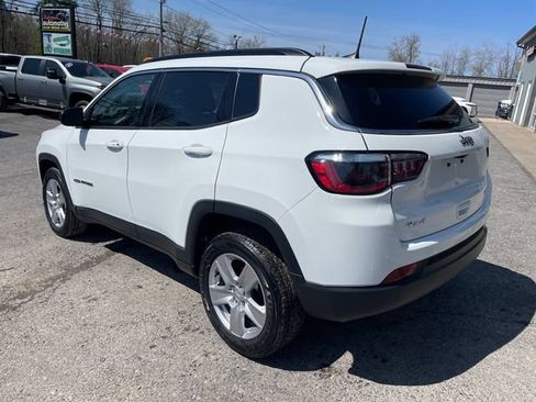 Used 2022 Jeep Compass Latitude w/ Convenience Group AWD/4WD image 5