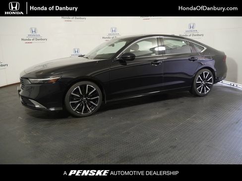 Used 2024 Honda Accord Touring image 1
