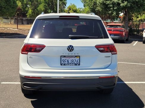 Used 2023 Volkswagen Tiguan SE AWD/4WD image 7