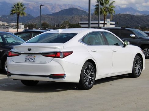 Certified 2024 Lexus ES 300h w/ Premium Package image 21