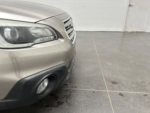 Used 2015 Subaru Outback 2.5i Premium image 2
