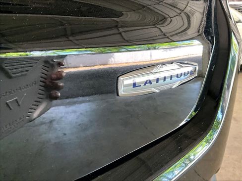 Used 2019 Jeep Compass Latitude w/ Popular Equipment Group image 10