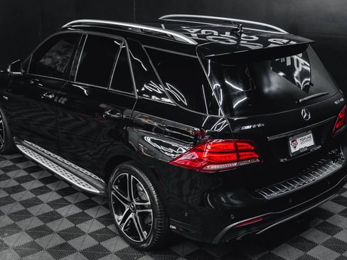Used 2018 Mercedes-Benz GLE 43 AMG 4MATIC w/ Premium 2 Package image 32