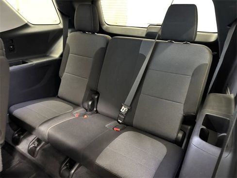 Used 2021 Chevrolet Traverse LT image 14
