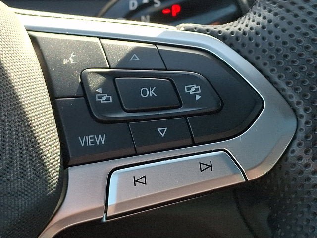 Used 2025 Volkswagen Tiguan SE R-Line AWD/4WD image 23