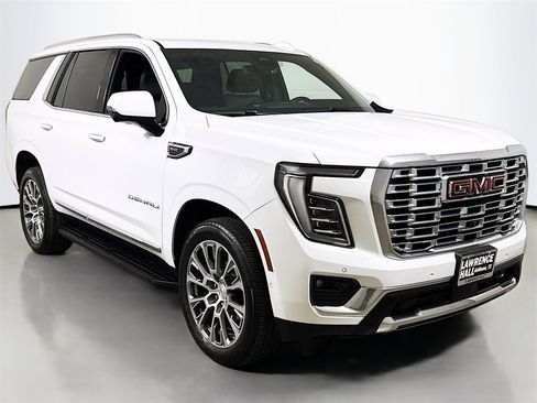 Certified 2025 GMC Yukon Denali image 3