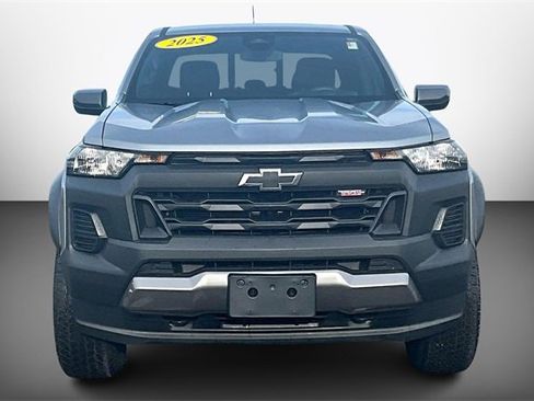 Used 2025 Chevrolet Colorado Trail Boss image 3