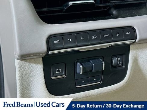 Used 2022 Cadillac Escalade Premium Luxury Platinum AWD/4WD image 15