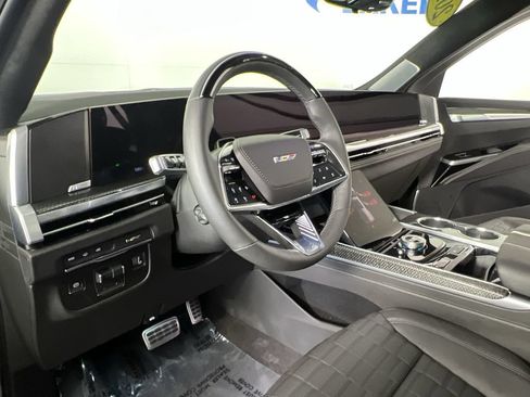 Used 2026 Cadillac Escalade V w/ LPO, ONYX Package AWD/4WD image 10