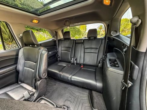 Used 2016 Honda Pilot Elite image 11