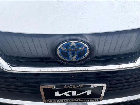 Used 2023 Toyota Venza Limited AWD/4WD image 32