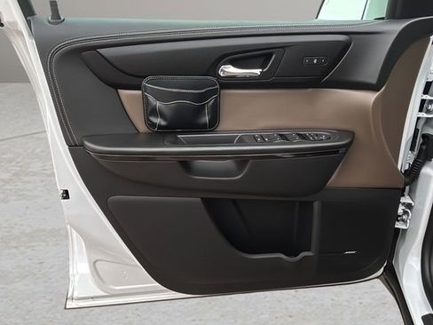 Used 2017 GMC Acadia Limited SLT FWD image 17