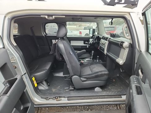 Used 2007 Toyota FJ Cruiser 4WD image 28