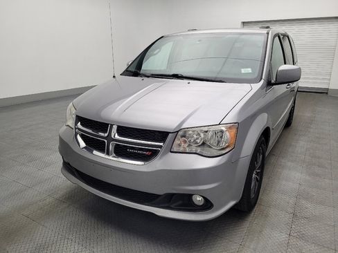 Used 2017 Dodge Grand Caravan SXT image 15