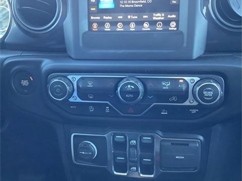 Certified 2022 Jeep Gladiator Sport image 12