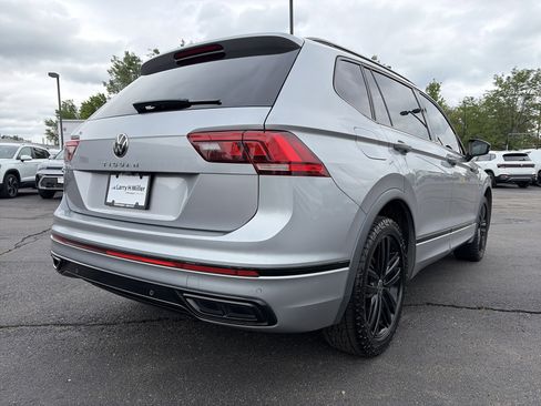 Used 2022 Volkswagen Tiguan SE R-Line FWD image 5