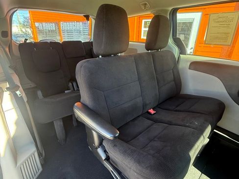 Used 2014 Dodge Grand Caravan American Value Package w/ UConnect Hands-Free Group image 10