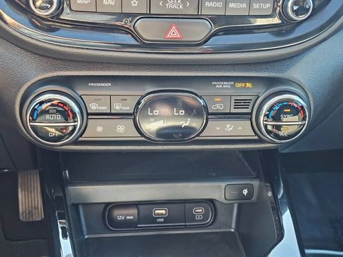Certified 2023 Kia Soul EX FWD image 17