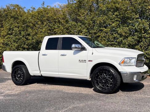 Used 2017 RAM 1500 Laramie image 10