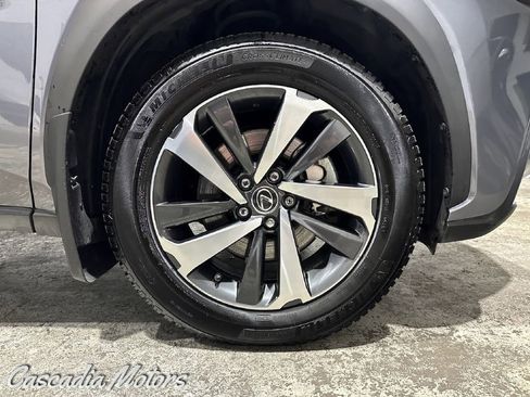 Used 2018 Lexus NX 300h AWD image 32