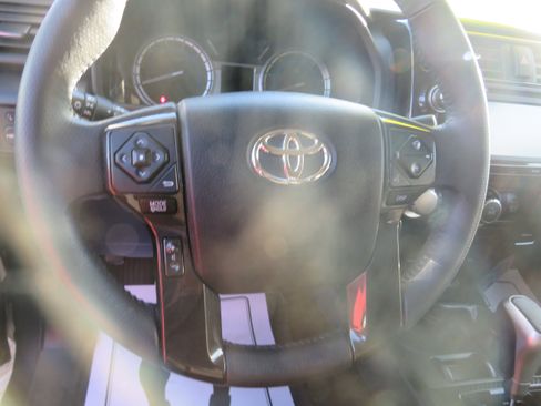 Used 2019 Toyota 4Runner TRD Off-Road image 11