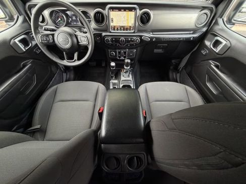 Used 2023 Jeep Wrangler Unlimited w/ Sun & Screen Package AWD/4WD image 10