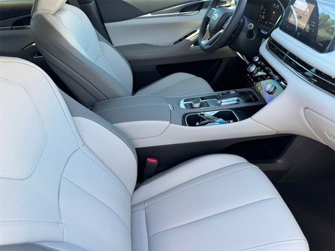 New 2026 INFINITI QX60 Luxe w/ Cargo Package image 12