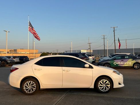 Used 2017 Toyota Corolla LE FWD image 28