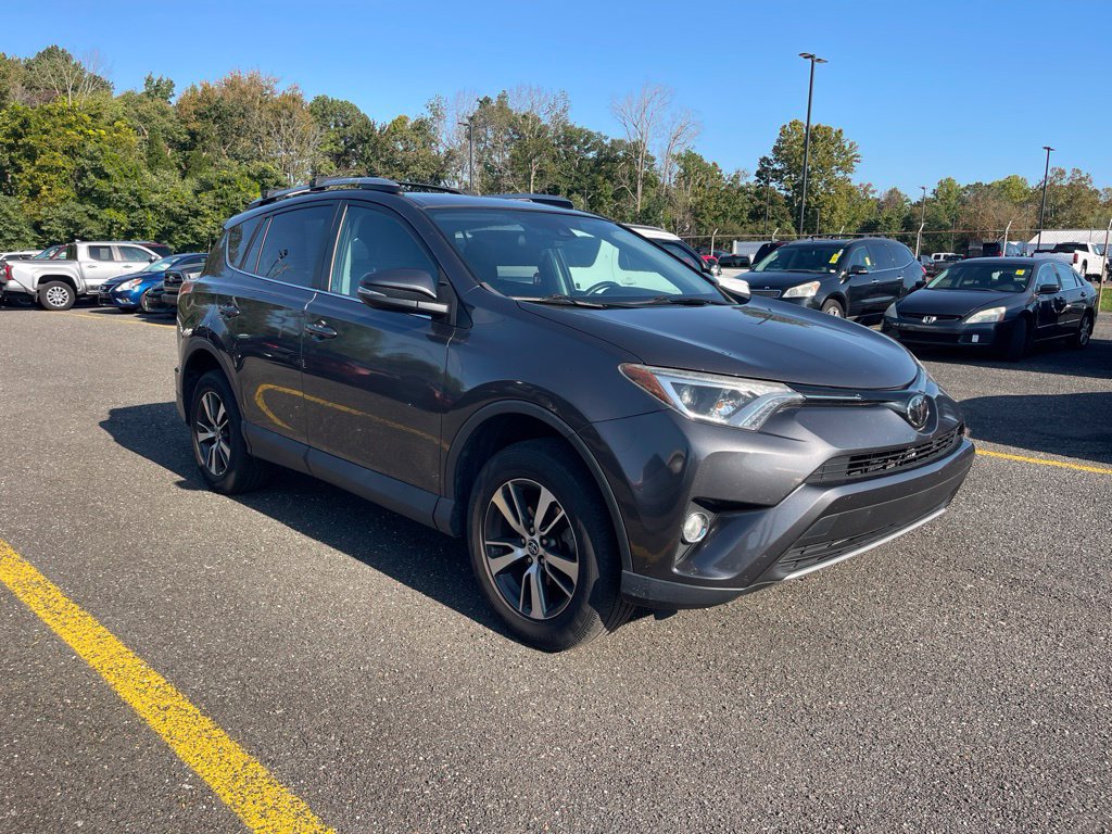 Used 2018 Toyota RAV4 XLE w/ Plus Extra Value Package AWD/4WD image 7