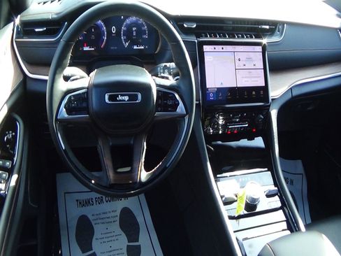 Certified 2024 Jeep Grand Cherokee L Summit w/ Luxury Tech Group V image 16