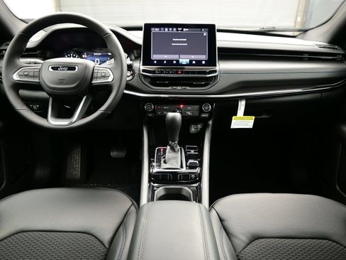 New 2026 Jeep Compass Latitude AWD/4WD image 12