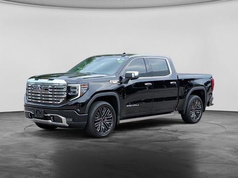 Used 2024 GMC Sierra 1500 Denali w/ Technology Package AWD/4WD image 3