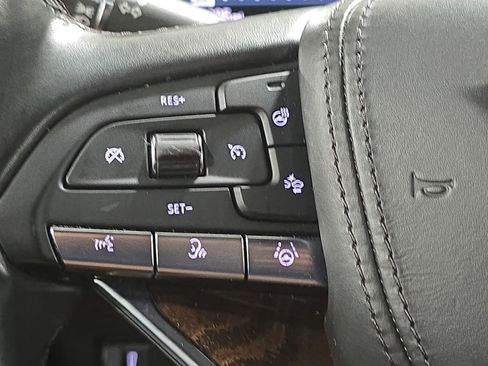 Used 2021 Cadillac Escalade ESV Sport Platinum w/ LPO, ONYX Package image 17