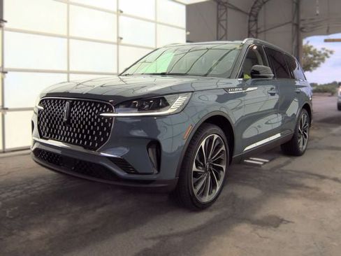 Used 2026 Lincoln Aviator Reserve AWD/4WD image 28