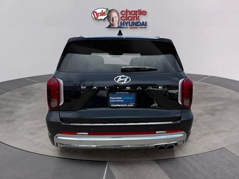 Used 2023 Hyundai Palisade Calligraphy w/ Cargo Package FWD image 4
