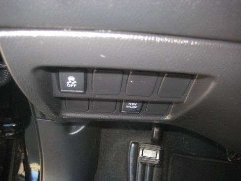 Used 2020 Nissan Pathfinder S image 15