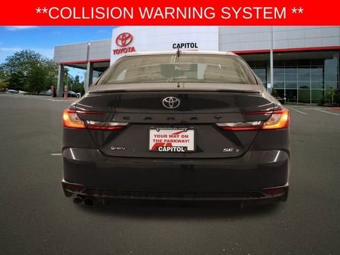 Used 2025 Toyota Camry SE image 5