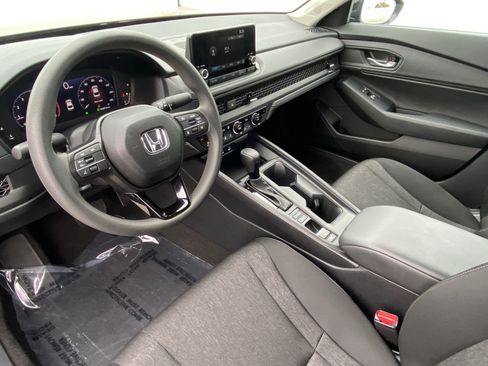 Certified 2025 Honda Accord SE image 17