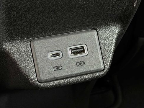 Used 2023 Chevrolet Bolt EUV LT w/ Convenience Package FWD image 20