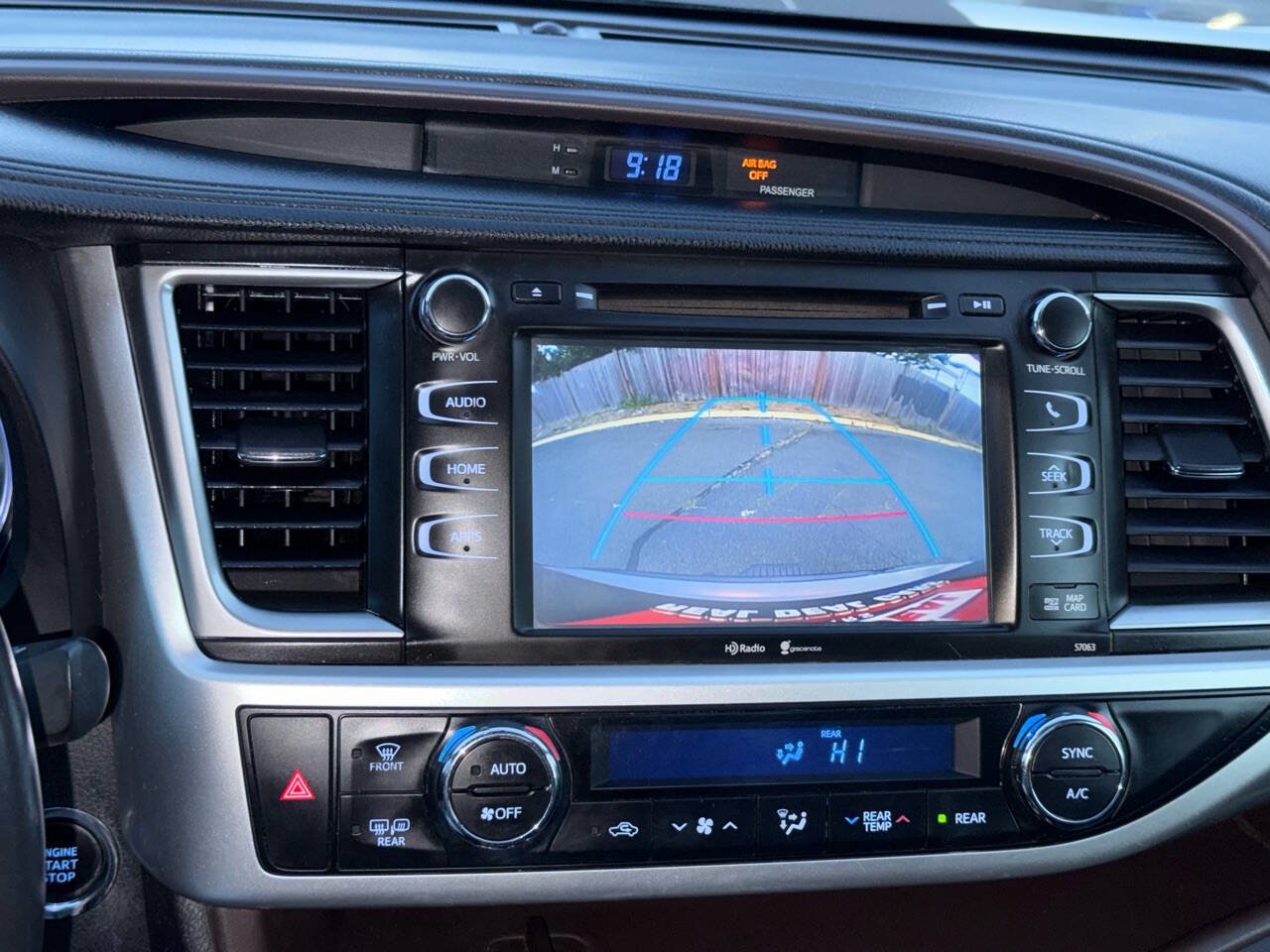 Used 2014 Toyota Highlander XLE AWD/4WD image 17