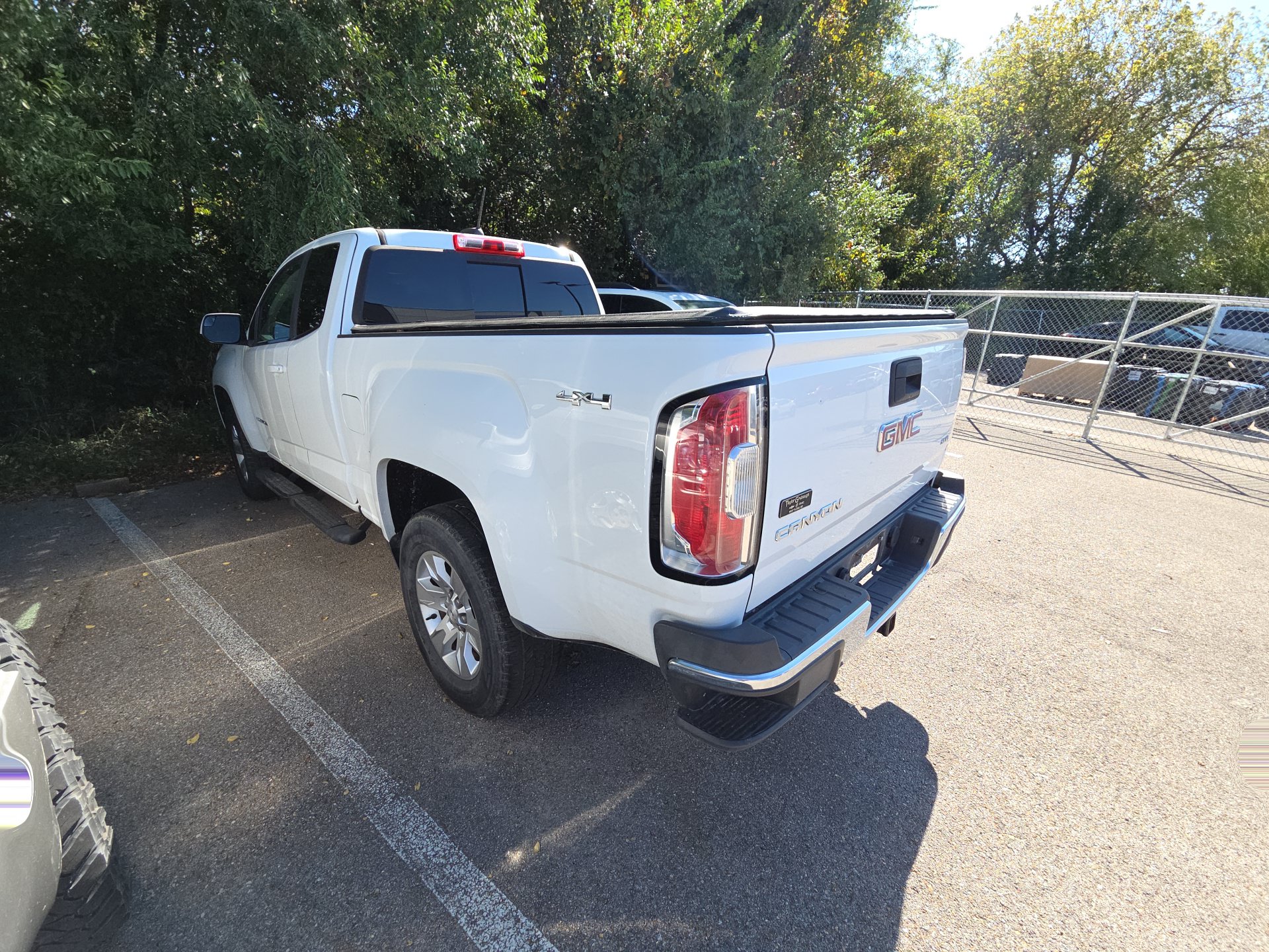 Used 2017 GMC Canyon SLE w/ SLE Convenience Package AWD/4WD image 4