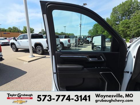 Used 2024 Chevrolet Silverado 3500 LT AWD/4WD image 13