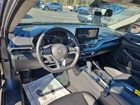 Used 2024 Nissan Altima 2.5 SR w/ SR Premium Package image 21