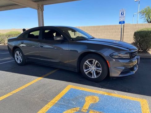 Used 2020 Dodge Charger SXT RWD image 4